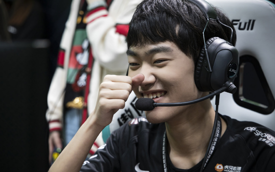 MOBA游戏金币暴涨背后的原因与影响